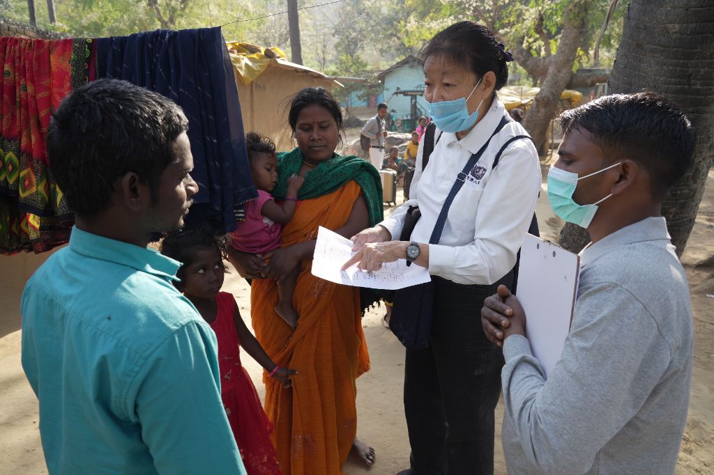 前進印度第九村健檢 二位村長來幫忙