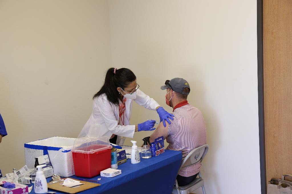 守護居民健康 德州協助疫苗接種