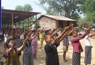 近40度高溫 緬甸村民首場經藏演繹不缺席