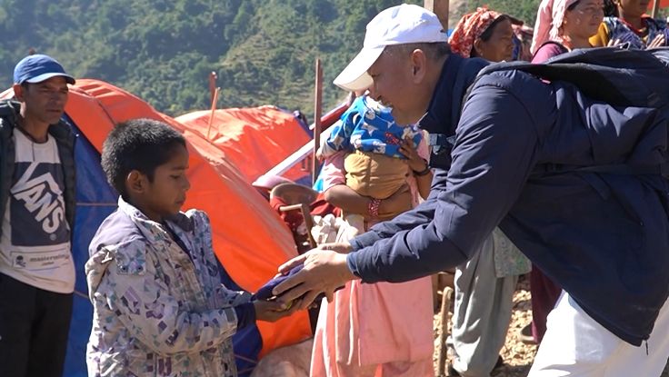 尼泊爾震殤 藍毘尼婦女一針一線編織溫暖