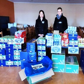 「慈濟による救援物資の第一陣がポーランドに到着、人道支援ボランティア活動が始まる」