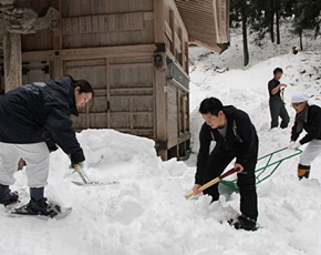 福島県金山町雪かきボランティア
