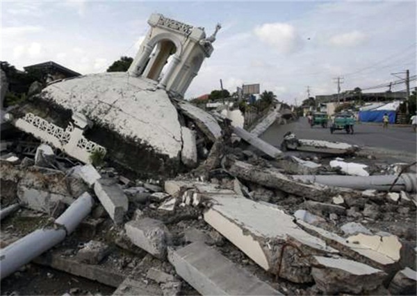 2013年10月15日菲律賓保和島發生芮氏規模7.2地震，建築物倒塌嚴重，連續多歷史悠久的建築都毀於一旦。